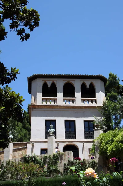 Veduta del palazzo dell'Alhambra a Granada, Andalusia Spagna — Foto Stock