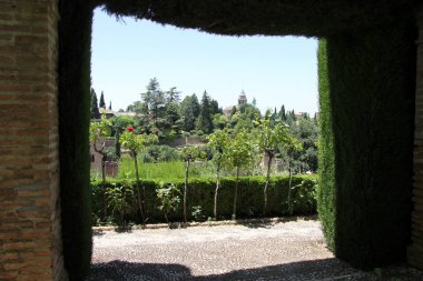 Granada, İspanya - 16 Temmuz 2011: içinde mimari ve Granada'da Alhambra Park kompleksi