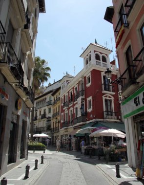 Granada, İspanya - 16 Temmuz, 2011:City görünümü Granada - İspanya en güzel ve en eski şehirlerinden biri. Granada şehrinde sokak