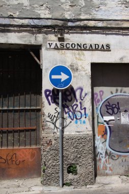  Yol işareti Seville sokakta