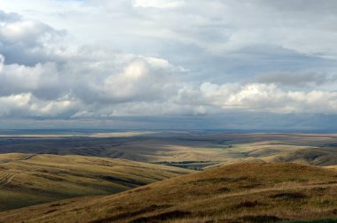Altay sonbahar eteklerinde. Batı Sibirya. Rusya