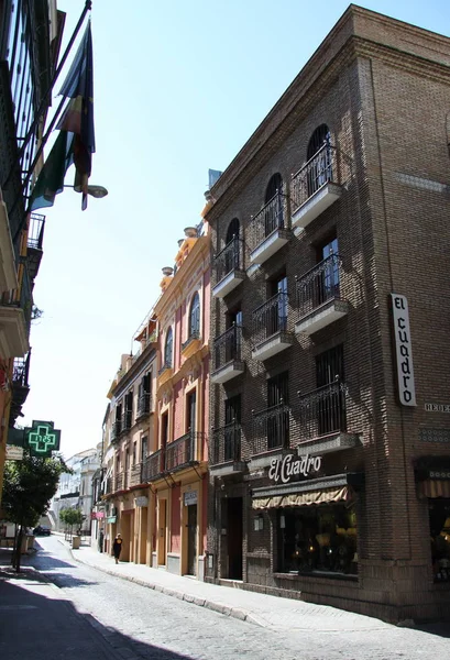 Bangunan apartemen penduduk di kota Sevilla, Spanyol — Stok Foto