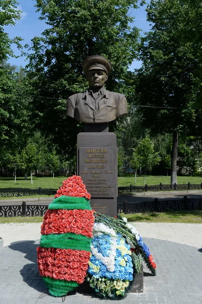 Monument till commanderen av de luftburna trupperna Sovjetunionen arméns allmänna Vasilij Margelov i Yaroslavl — Stockfoto