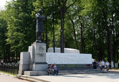  Rus şair Nikolay Nekrasov Yaroslavl dolgu üzerinde anıt