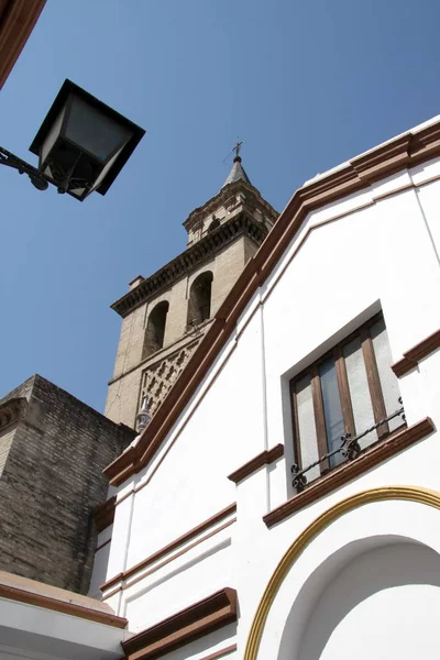 Seville eski kilisenin mimarisinin parçaları — Stok fotoğraf