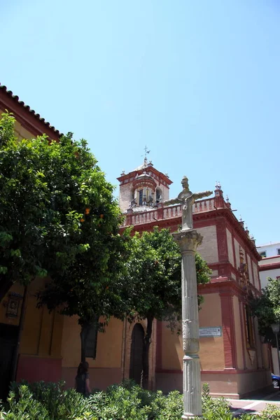 Kříž na náměstí v Seville — Stock fotografie