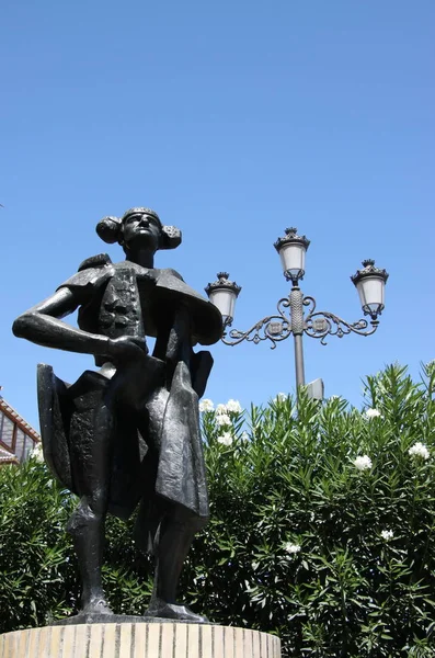 Monument to bullfighter Juan Belmonte in Seville — Stock Photo, Image