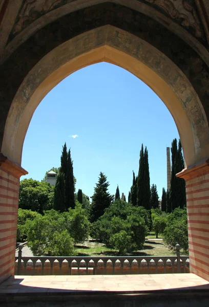 O jardim do mosteiro de Santa Maria de Cuevas — Fotografia de Stock