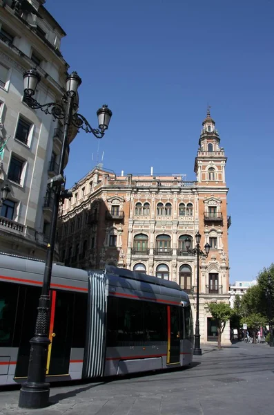 Sevilha metro luz na rua da cidade — Fotografia de Stock