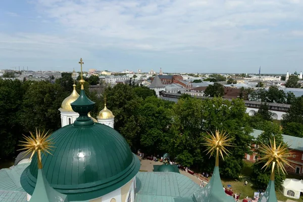 The view of Yaroslavl from the belfry of the Spaso-Preobrazhensky monastery — Stock Photo, Image