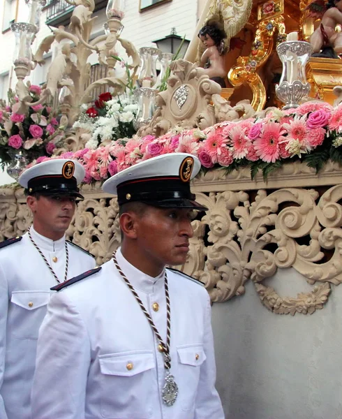 Marineros españoles en una fiesta religiosa en Sevilla — Foto de Stock