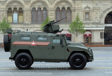  Moskova'da Zafer Günü adanmış geçit töreni sırasında bir savaş modülü 