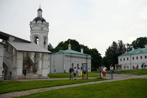 Архитектурный ансамбль царской усадьбы Москвы в Коломенском — стоковое фото