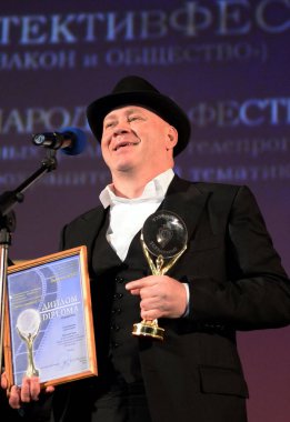   Rus tiyatro ve sinema oyuncusu, Televizyon sunucusu Vitaly Khaev