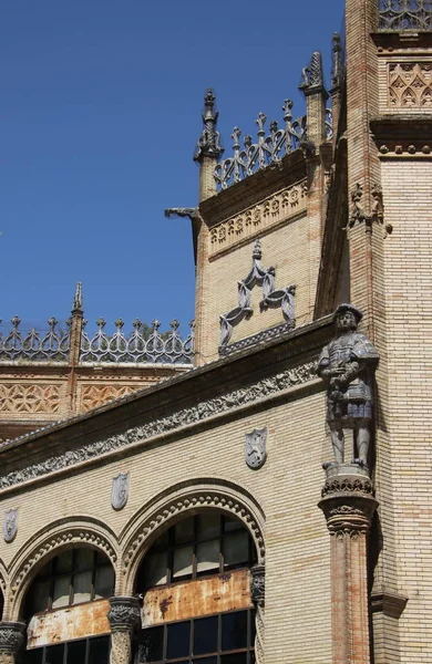 Esculturas en el edificio del Museo de Sevilla —  Fotos de Stock