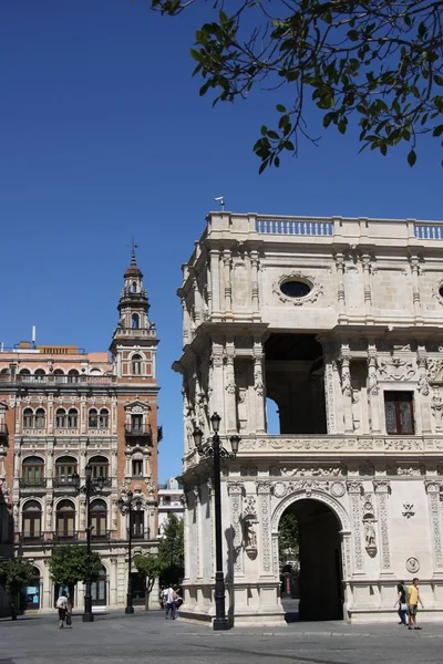 Város kilátás az ókori Sevilla, spanyol város, idegenforgalmi központ. — Stock Fotó