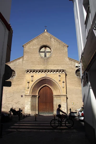 Стара церква в іспанській Севільї — стокове фото