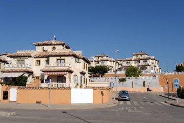 ORIHUELA, COSTA BLANCA, SPAIN - 21 Eylül 2018: Orihuela 'daki Costa Blanca' da ikametgah. İspanya