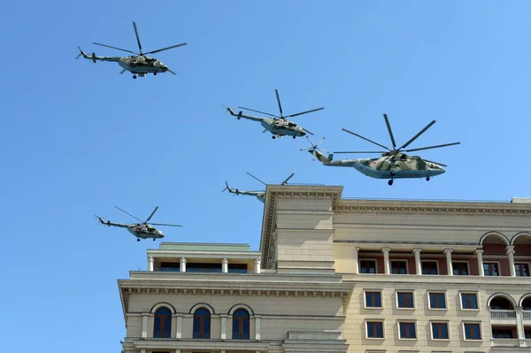 Moskau Russland Juni 2020 Militärtransporter Und Mehrzweckhubschrauber 8Amtsh Himmel Über — Stockfoto