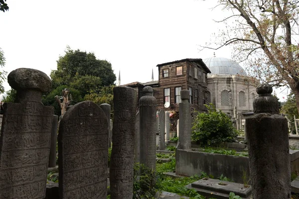 Istanbul Turquia Novembro 2019 Antigo Cemitério Mesquita Distrito Eyup Sultan — Fotografia de Stock