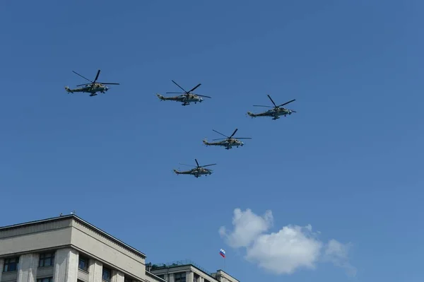 Москва Россия Июня 2020 Года Атакующие Вертолеты 35М Небе Над — стоковое фото