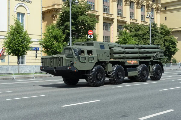 Moscú Rusia Junio 2020 Sistema Lanzamiento Múltiple Cohetes Smerch Una — Foto de Stock