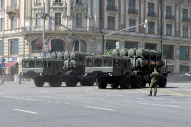 MOSCOW, RUSSIA - 20 Haziran 2020: Zaferin 75. yıldönümüne adanmış geçit töreninin kıyafet provası sırasında Sahil Füze Sistemi 