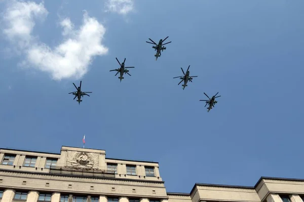 Moscow Russia June 2020 Group Alligator Reconnaissance Attack Helicopters Sky — Stock Photo, Image