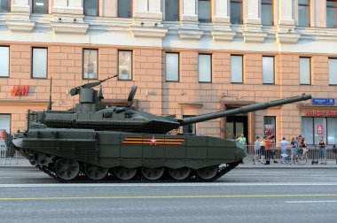  MOSCOW, RUSSIA - 17 Haziran 2020: Rus ana tankı T-90M 