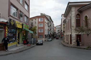 İSTANBUL, TURKEY - 4 Kasım 2019: İstanbul Fatih ilçesinin eski sokaklarında. Türkiye