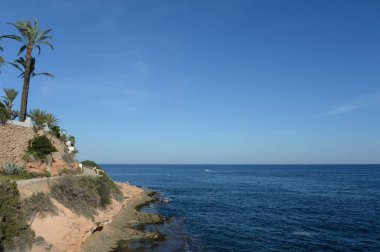 ORIHUELA, COSTA BLANCA, SPAIN - 23 Eylül 2018: Orihuela 'daki Costa Blanca' da yürüyüş yolu. İspanya