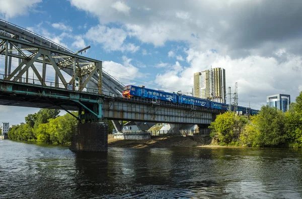 Moscú Rusia Julio 2018 Puente Ferroviario Sobre Río Moscú Vista — Foto de Stock