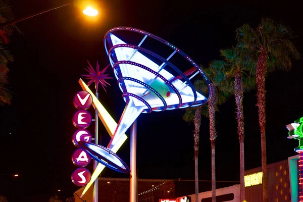 Las Vegas Nevada Usa May 2018 Neon Sign Glass Martini — Stock Photo, Image