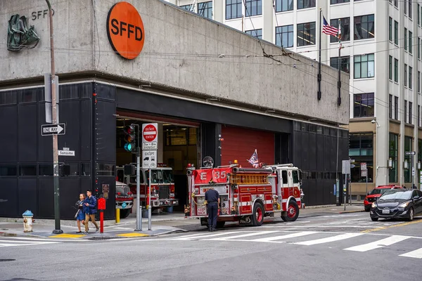 旧金山 加利福尼亚 2018年5月14日 城市建筑 消防局和消防车 — 图库照片