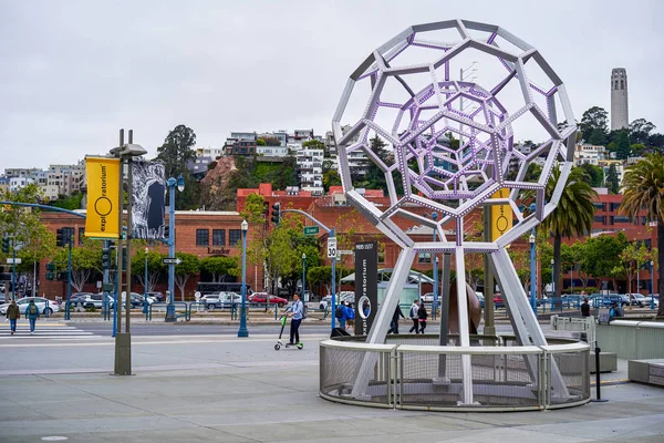 San Francisco, California, ABD - 14 Mayıs 2018: İnteraktif Bilim Müzesi Exploratorium Embarcadero Caddesi üzerinde