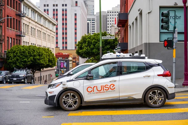 San Francisco, California, ABD - 14 Mayıs 2018: İnsansız araba test şehir içi