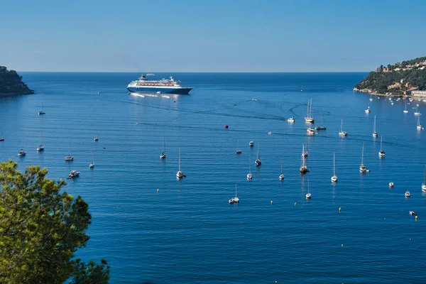 紺碧アンジュ湾のヨットと船 ニース フランス — ストック写真