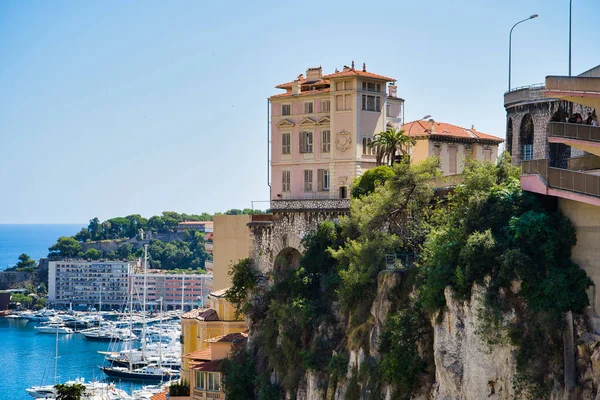 モナコ ヨーロッパ 2018 ハウス崖 ヨットやボートと桟橋 — ストック写真
