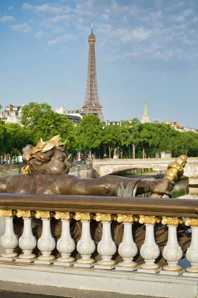 París Francia Mayo 2018 Estatua Los Muelles Del Puente Pont — Foto de Stock