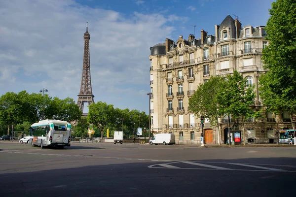 Paříž Francie Května 2018 Staré Historické Budovy Pohled Eiffelovu Věž — Stock fotografie