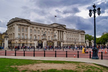 Londra, İngiltere - 8 Eylül 2018: Bölge Buckingham Sarayı. Kentin ana turistik