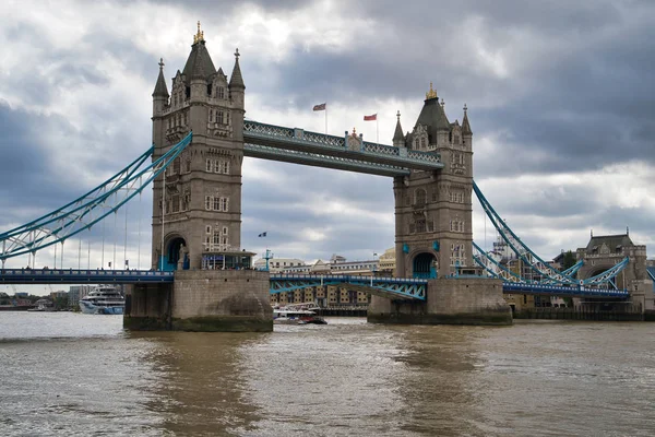 Londyn Wielka Brytania Września 2018 Most Zwodzony Centrum Londynu Nad — Zdjęcie stockowe