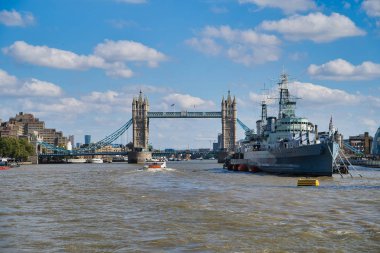Londra, İngiltere - 9 Eylül 2018: Askeri Cruiser Belfast (Hms Belfast) on Thames Londra'nın çok merkezi demirleyen İngiliz filosunun gururu olduğunu