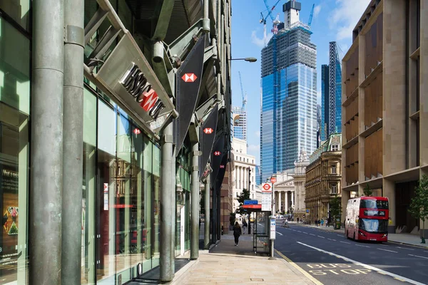 London Storbritannien September 2018 Genom Centrum Byggnader Uppförande Dubbeldäckare Vägen — Stockfoto