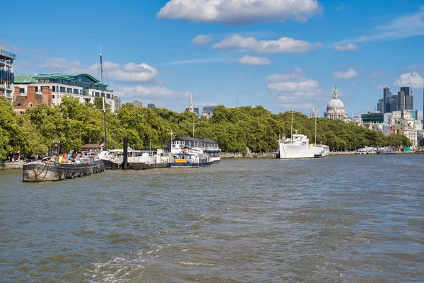 Londra Regno Unito Settembre 2018 Grattacieli Barche Sul Tamigi — Foto Stock