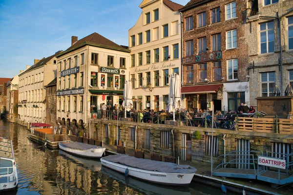 Gent Bélgica Fevereiro 2019 Edifícios Históricos Cidade Junto Canal Água — Fotografia de Stock