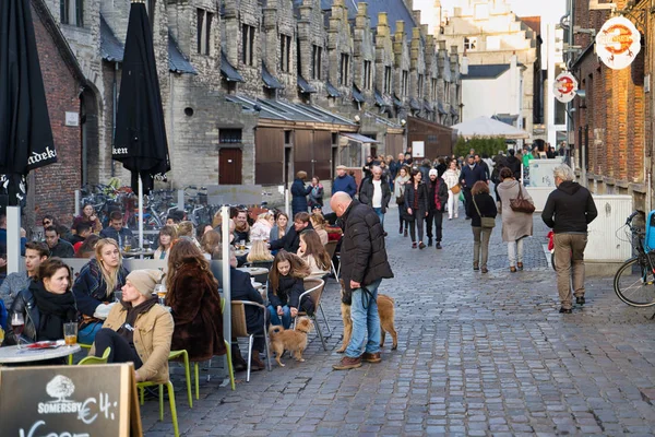 Γάνδη Βέλγιο Φεβρουαρίου 2019 Καφετέριες Και Εστιατόρια Παραθεριστές Στο Κέντρο — Φωτογραφία Αρχείου