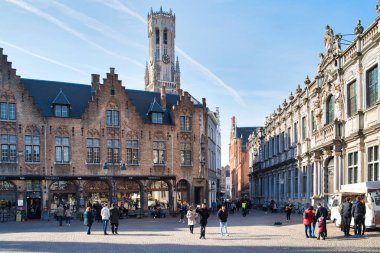 Bruges, Belçika - 17 Şubat 2019: Şehrin ana Meydanı Burg olan. Belfort görünümünü
