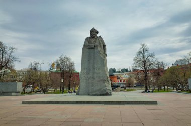 Moskova, Rusya - 23 Nisan 2019: Teatralnaya meydanında büyük Alman devrimci sosyalist Karl Marx'ın (1818-1883) anısına.