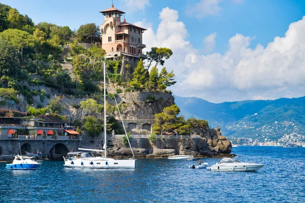Portofino Włochy Sierpnia 2019 Piękna Zatoka Jachtami Cliff House Plaże — Zdjęcie stockowe